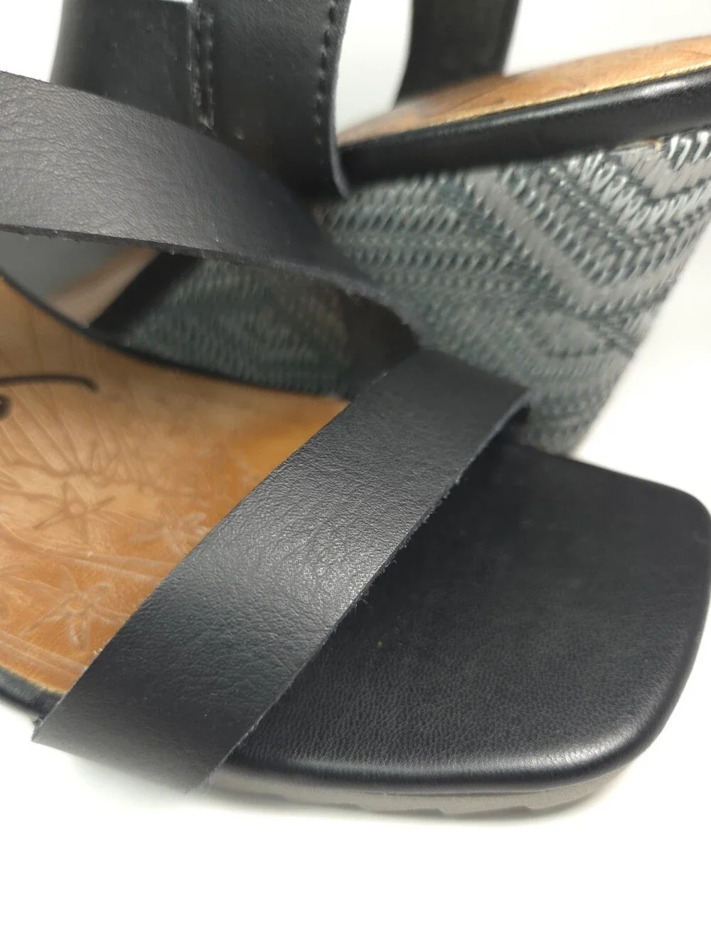 Blowfish Malibu Orchid Black Strappy Wedge Sandals Sz 7.5